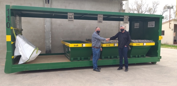 Germans Cañet Xirgu cedeix una mini planta de recollida de residus 