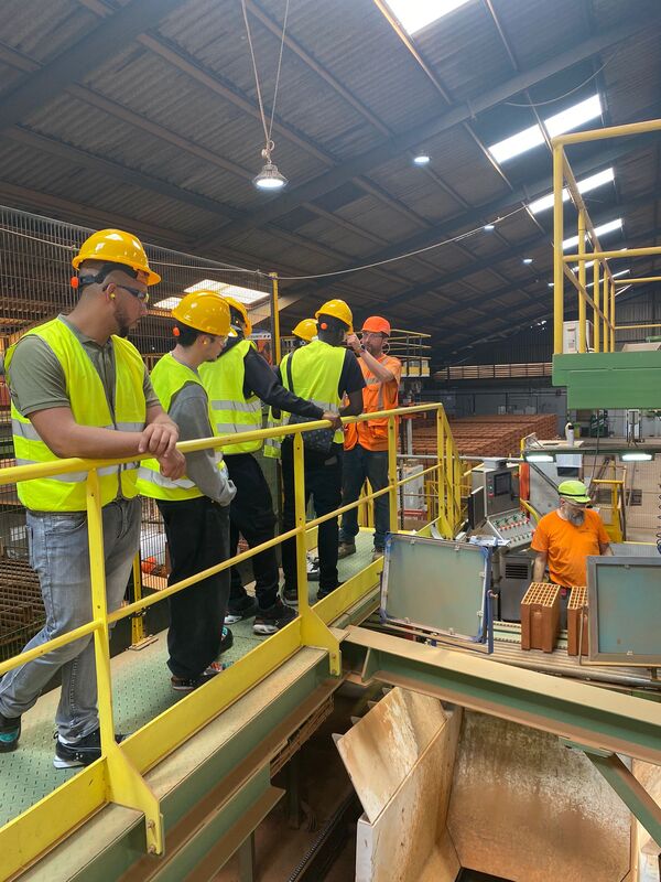 Els alumnes del CNO visiten la fàbrica Terreal a La Pera